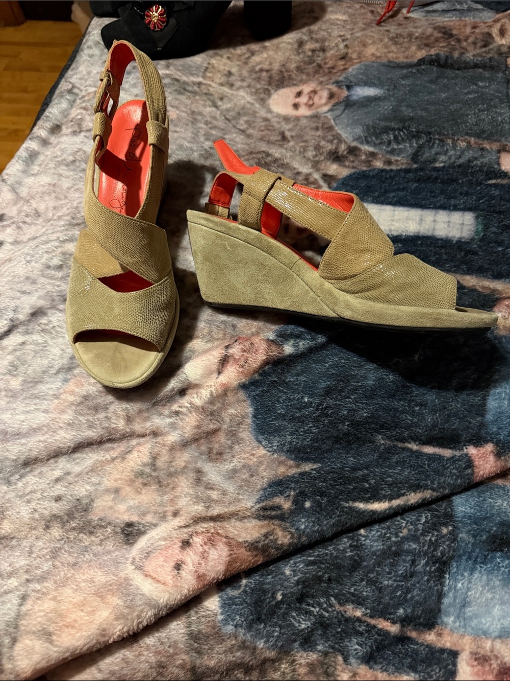 Pas de Rouge Tan Suede Wedge Sandals with Red Lining